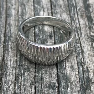 Sterling silver diamond cut ring